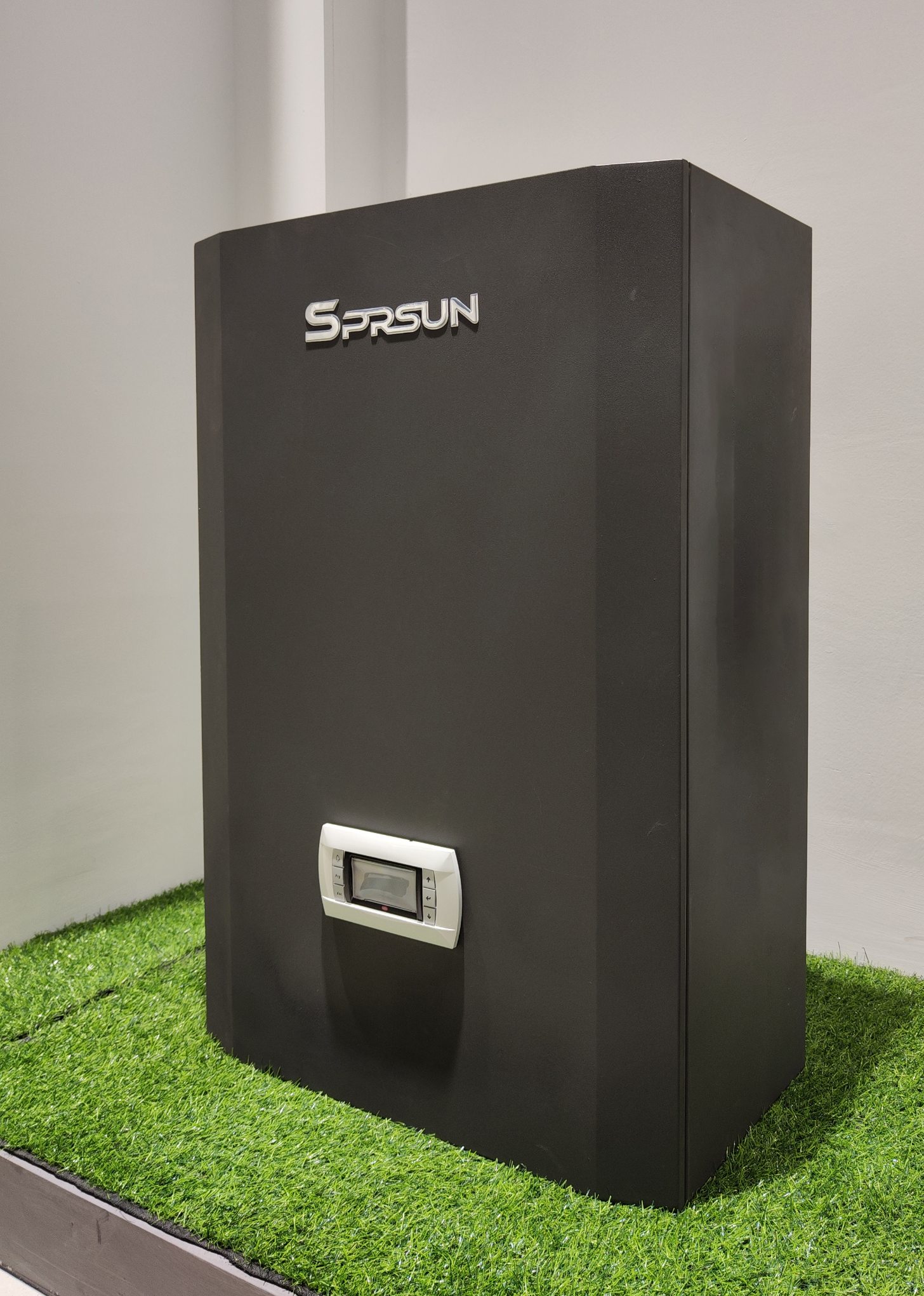 Zwarte SPRSUN warmtepompkit voor eenvoudige installatie